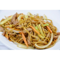 Tallarines fritas con ternera