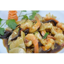 Gambas con bambú y setas chinas