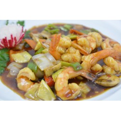 Gambas con guindillas picantes